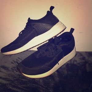 Pumas Soft Foam Shoes